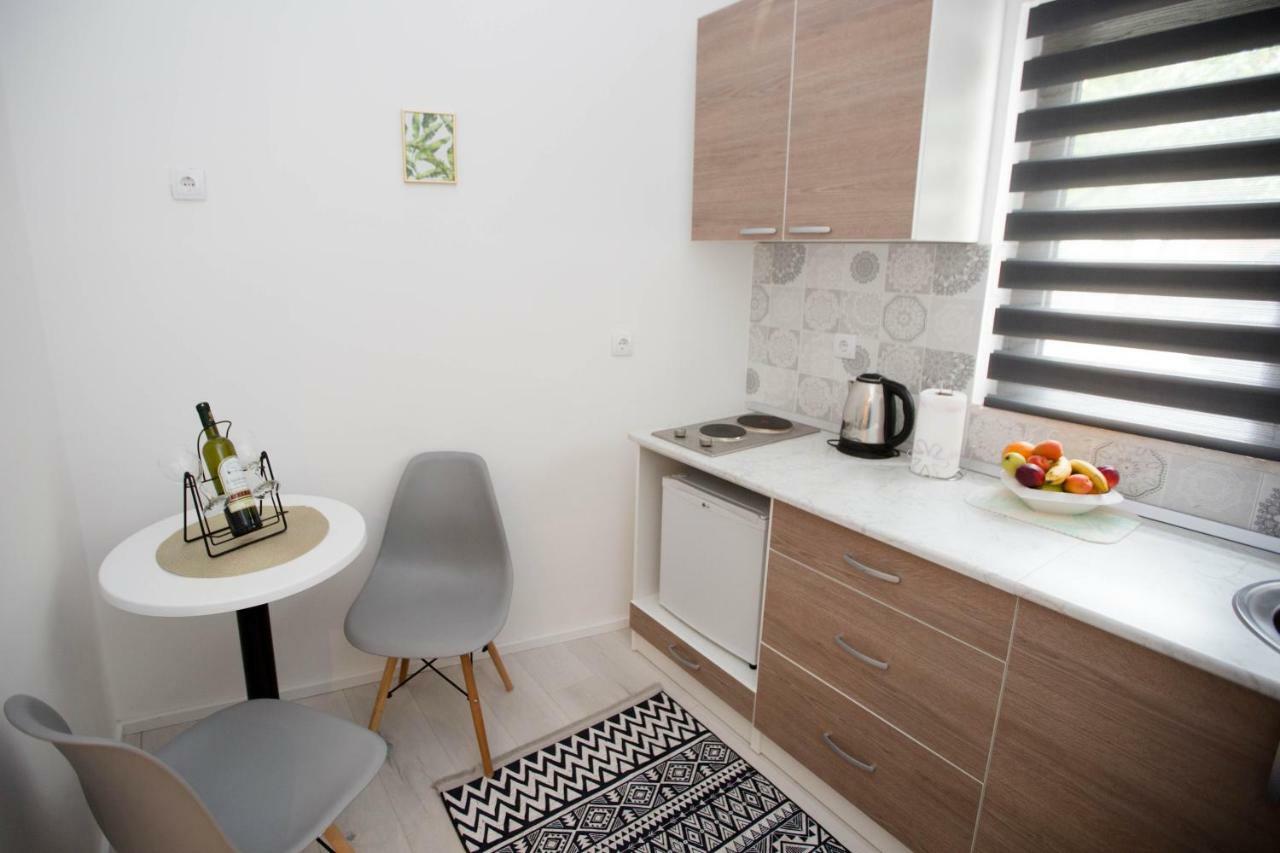 Apartman Agape Apartment เทรบินเย ภายนอก รูปภาพ